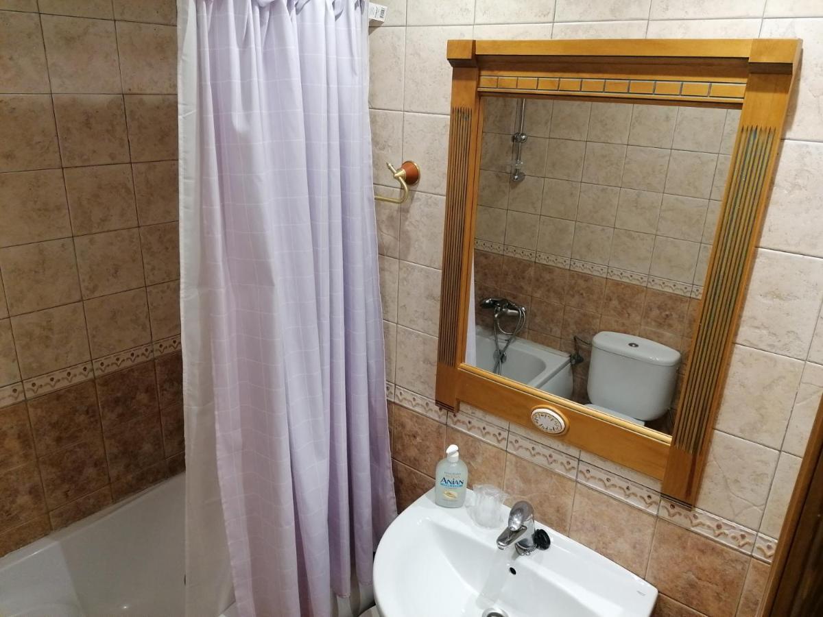Apartamentos Turisticos Villa Y Corte Ampudia ภายนอก รูปภาพ