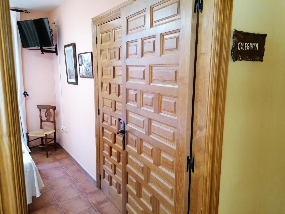 Apartamentos Turisticos Villa Y Corte Ampudia ภายนอก รูปภาพ