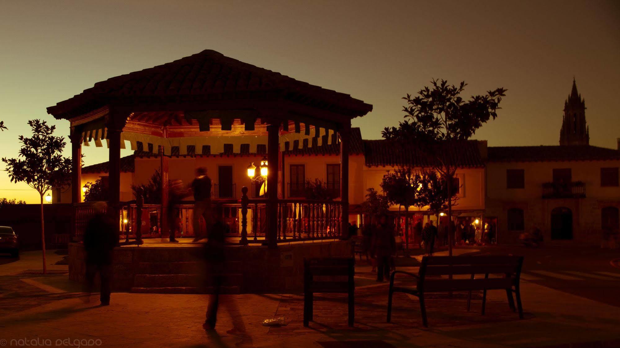 Apartamentos Turisticos Villa Y Corte Ampudia ภายนอก รูปภาพ